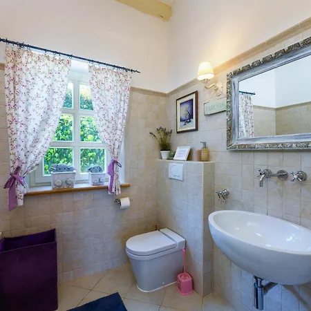 וילה Irinea By Rent Istria