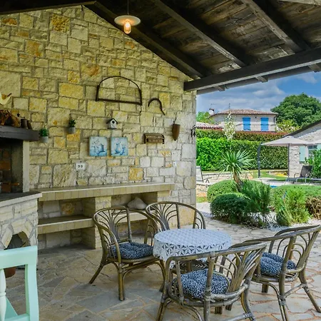 Irinea By Rent Istria فيلة Kringa